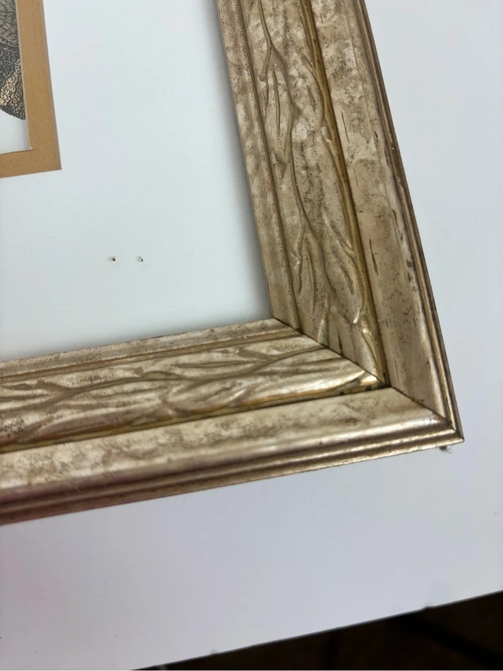 N/A decorative gold